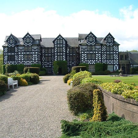 منزل الضيف Tregynon  في Gregynog Hall المظهر الخارجي الصورة