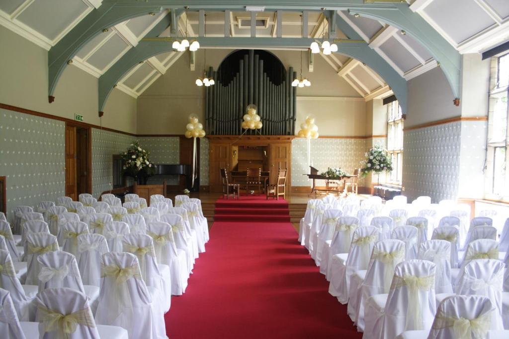 منزل الضيف Tregynon  في Gregynog Hall المظهر الخارجي الصورة