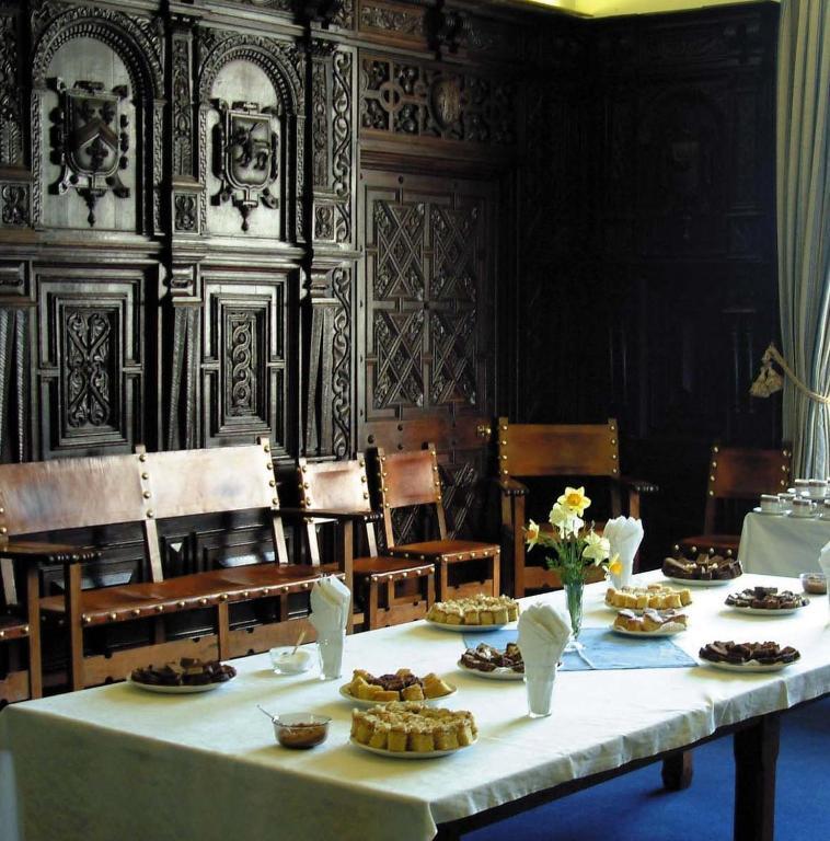 منزل الضيف Tregynon  في Gregynog Hall المظهر الخارجي الصورة
