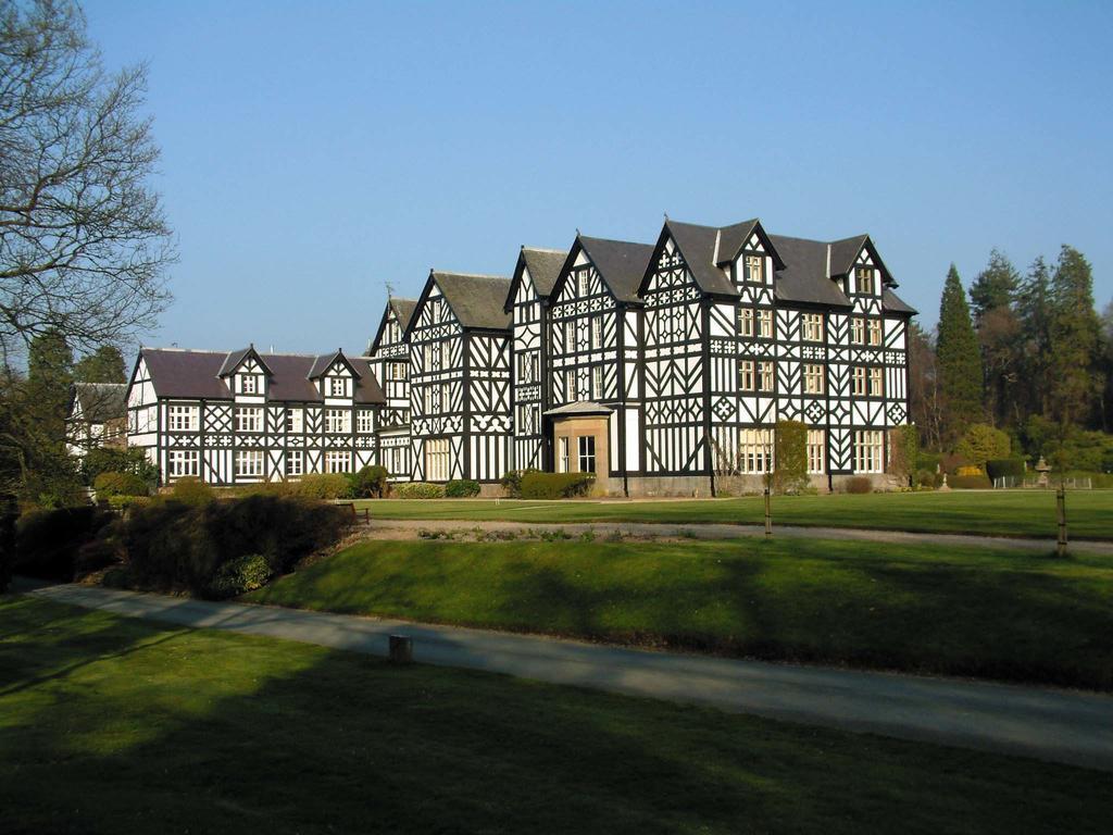 منزل الضيف Tregynon  في Gregynog Hall المظهر الخارجي الصورة
